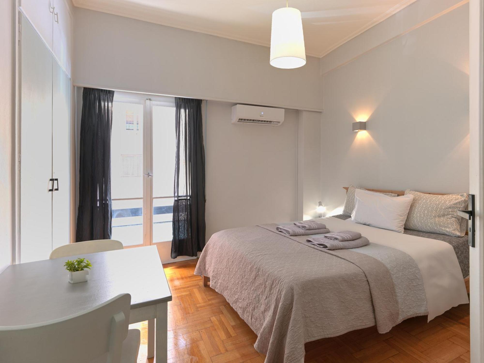 Homy Pagrati Flat 100 Mbps, 12' To Panathenaic Stadium, 5' To Metro